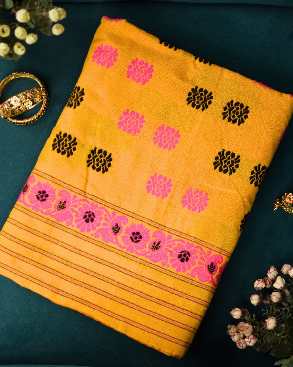 Yellow Karbi set