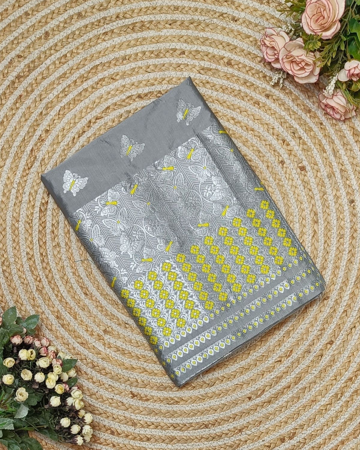 Semi paat mekhela sador - Butterfly design