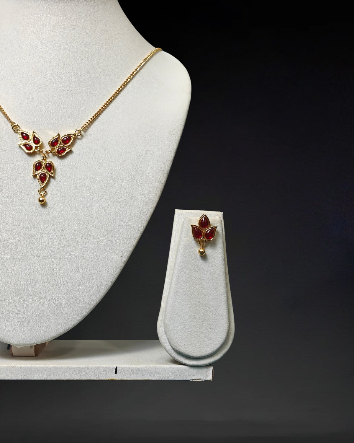Paat design jewellery set