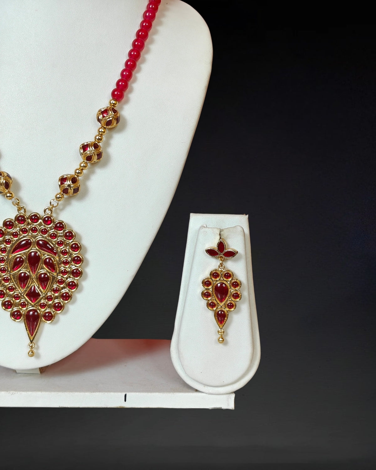 Red dugdugi jewellery set
