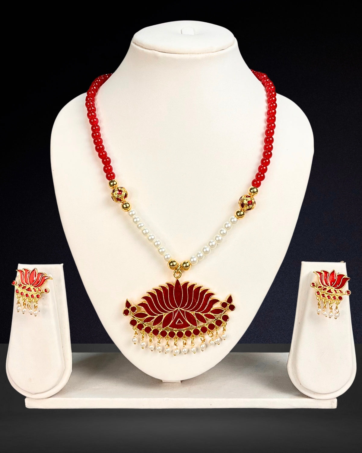 Red lotus design set