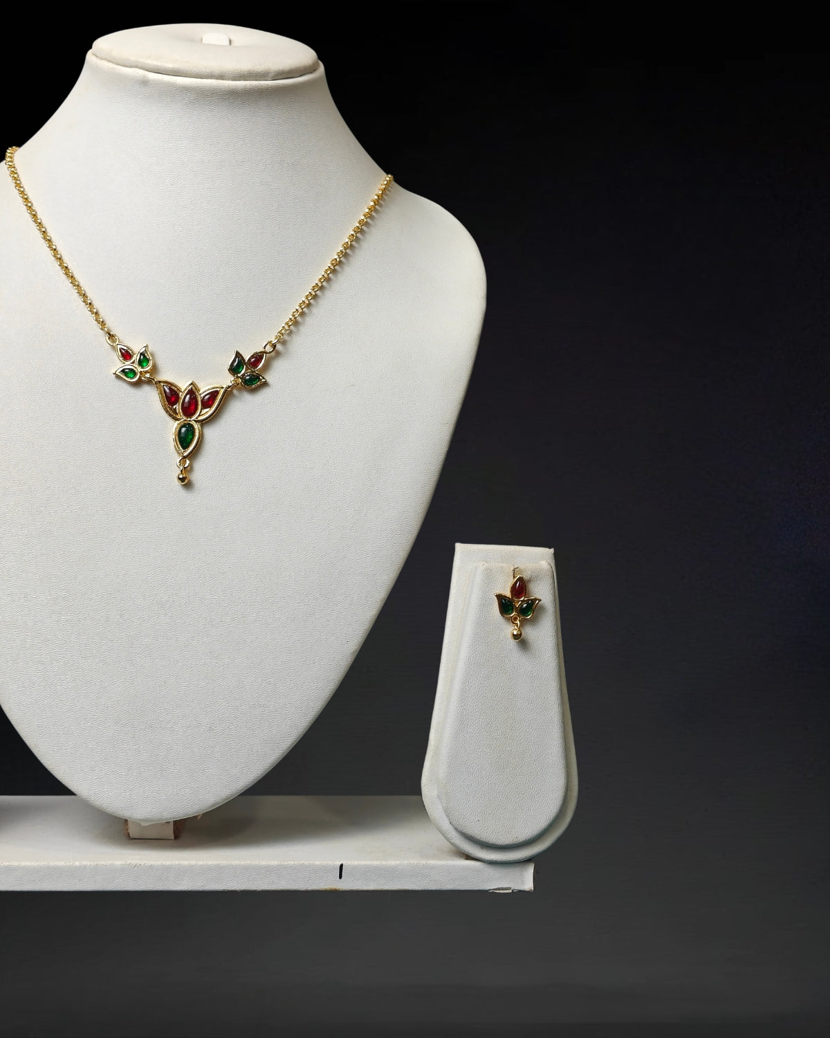 Paat design jewellery set