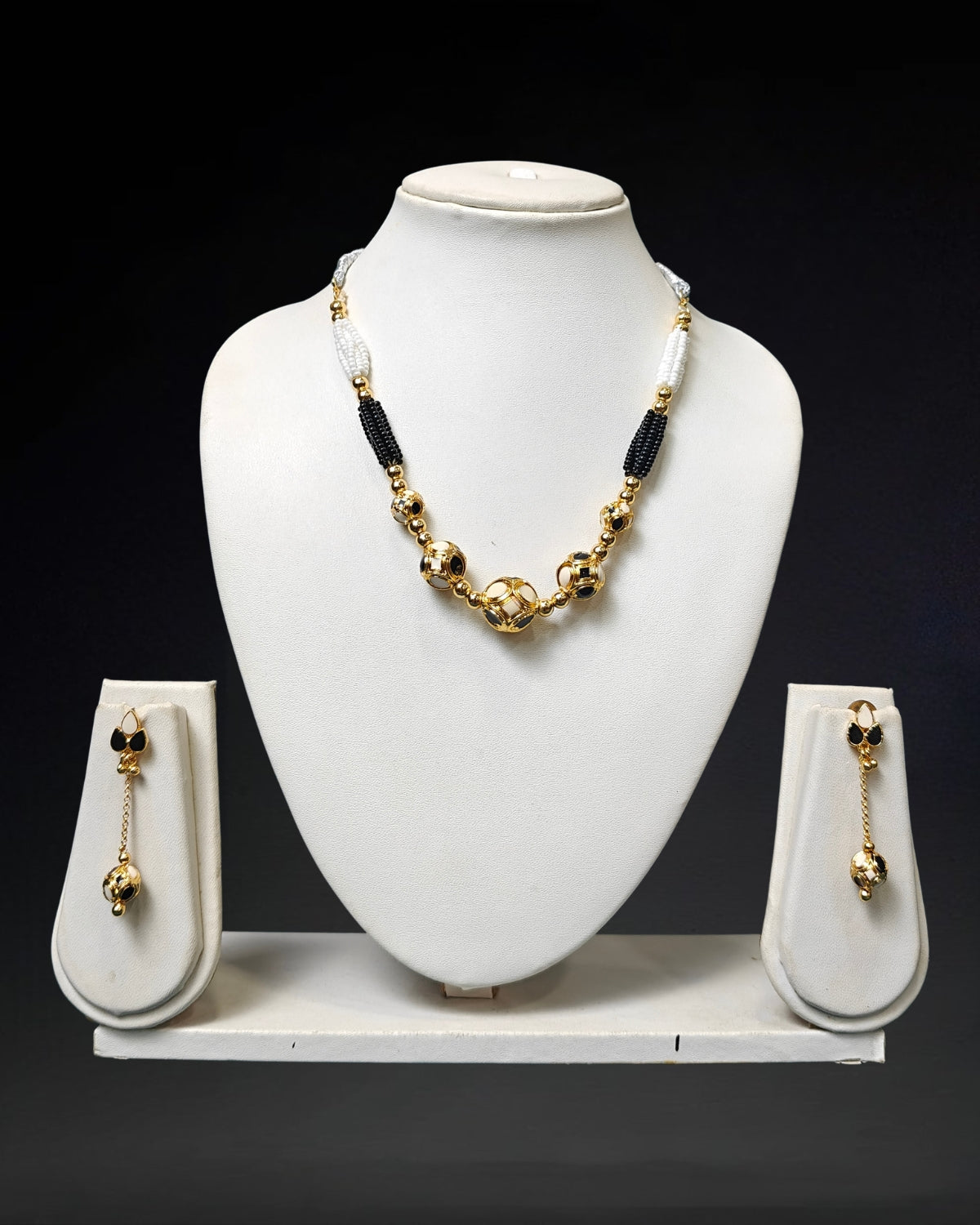 Moniball jewellery set