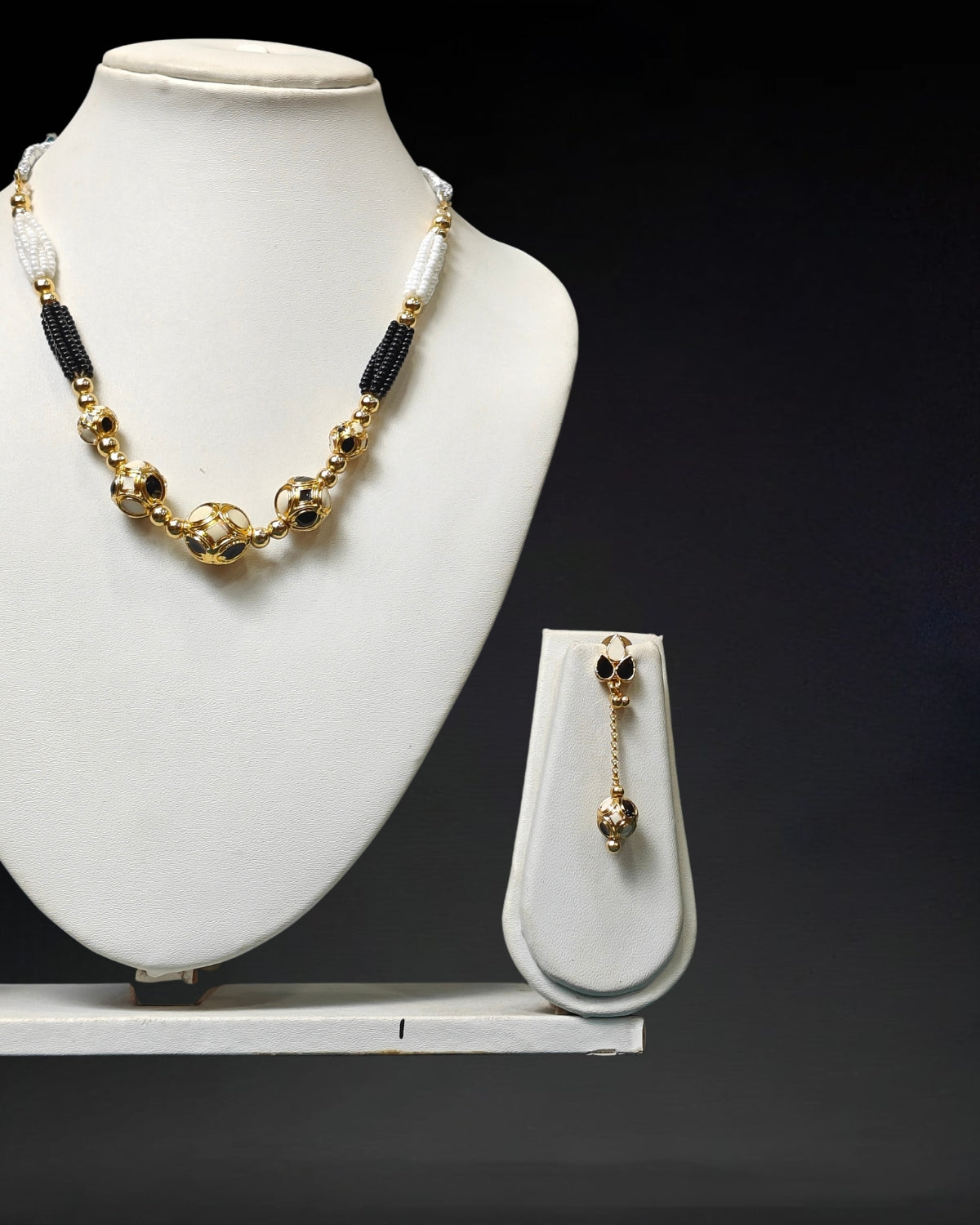 Moniball jewellery set