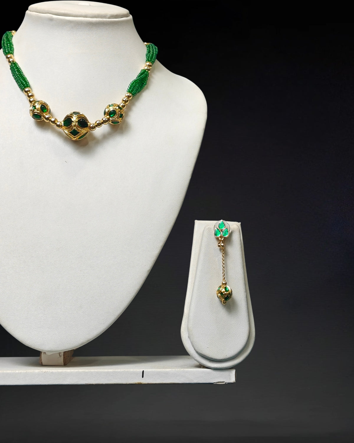Moniball jewellery set