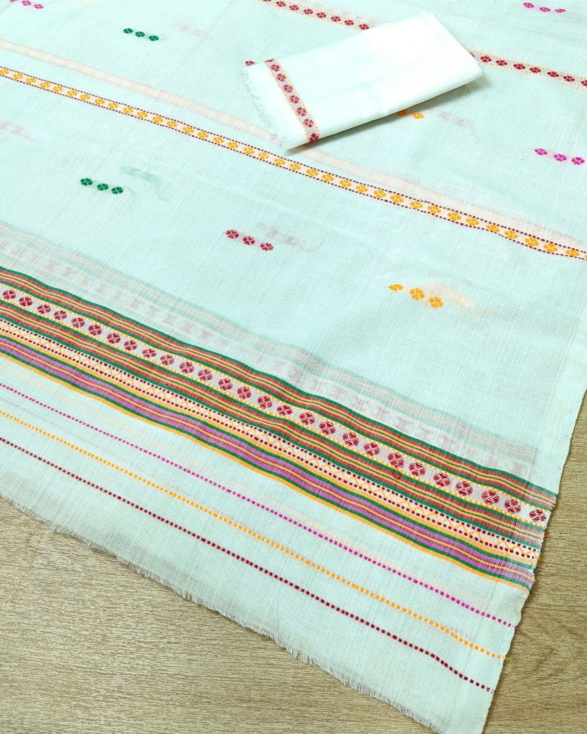 Gero design Mising mekhela sador - White