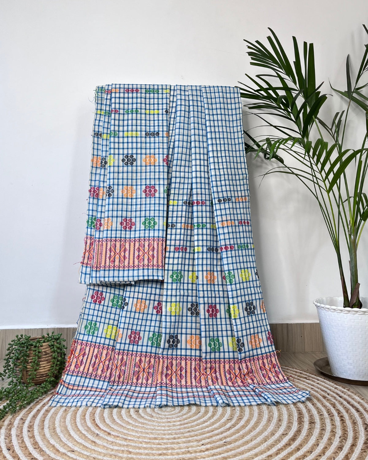 Pajok design Mising mekhela sador