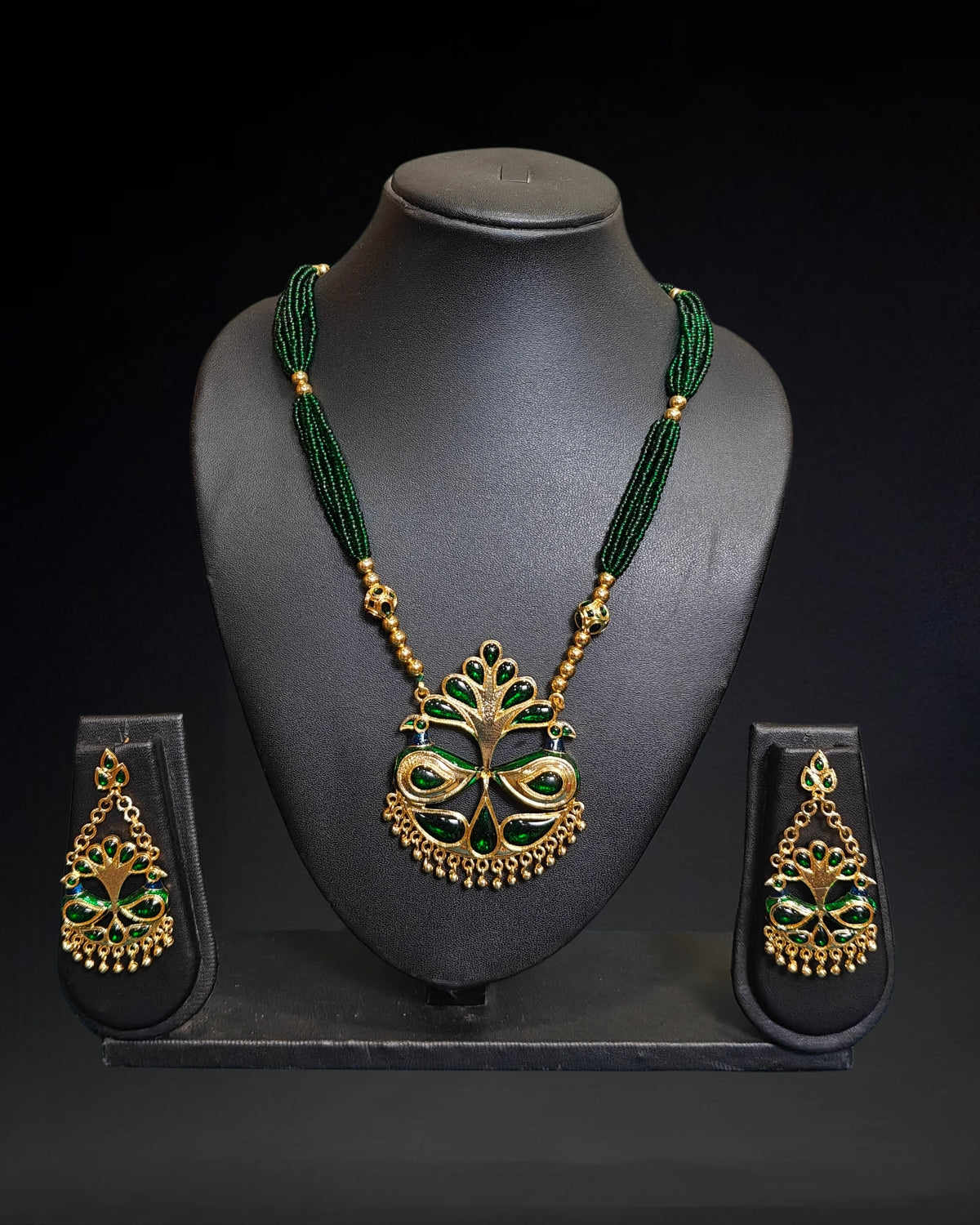 Green jewellery set