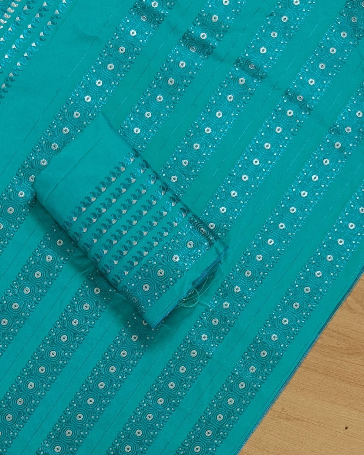 Semi paat mekhela sador - Aqua blue