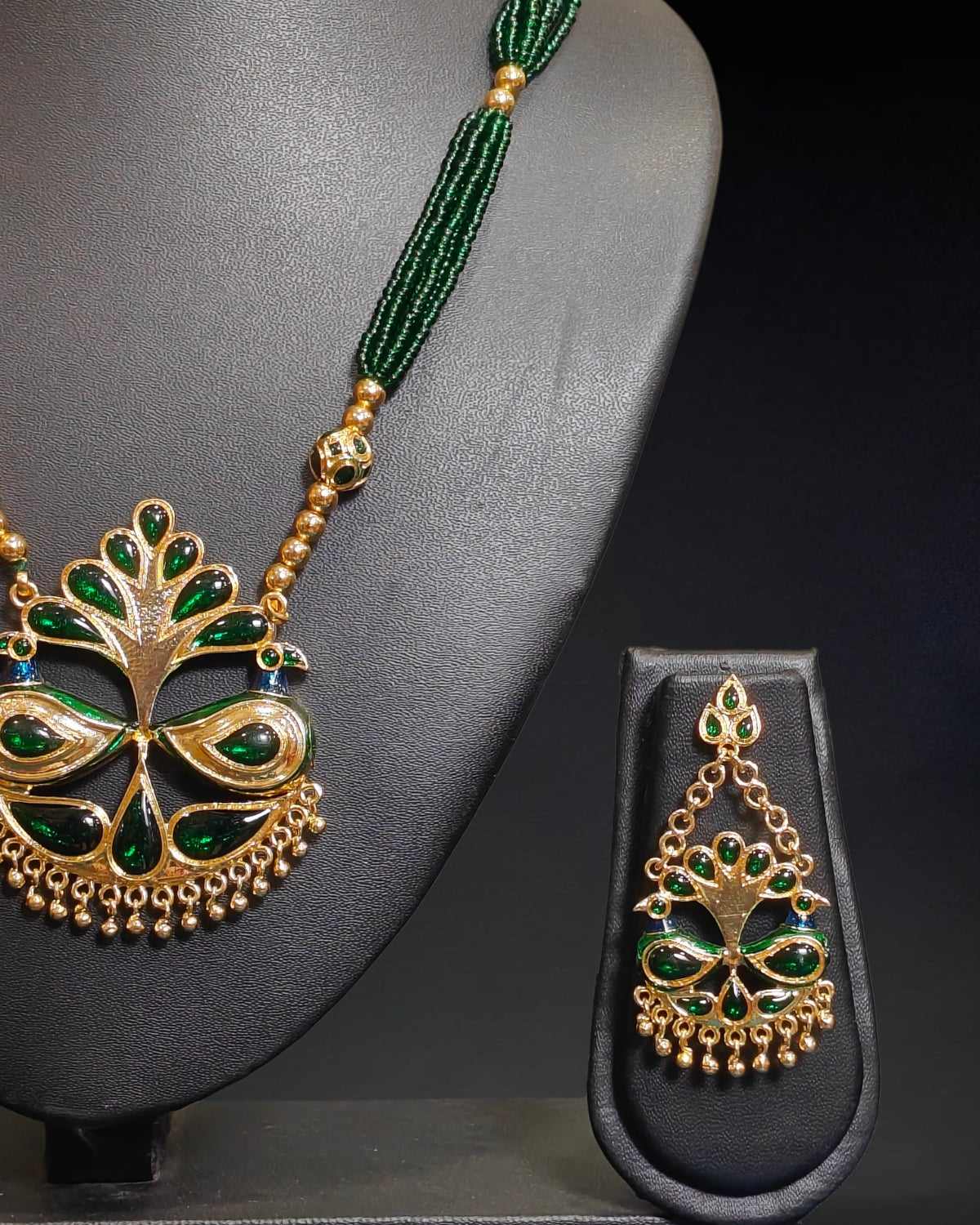 Green jewellery set