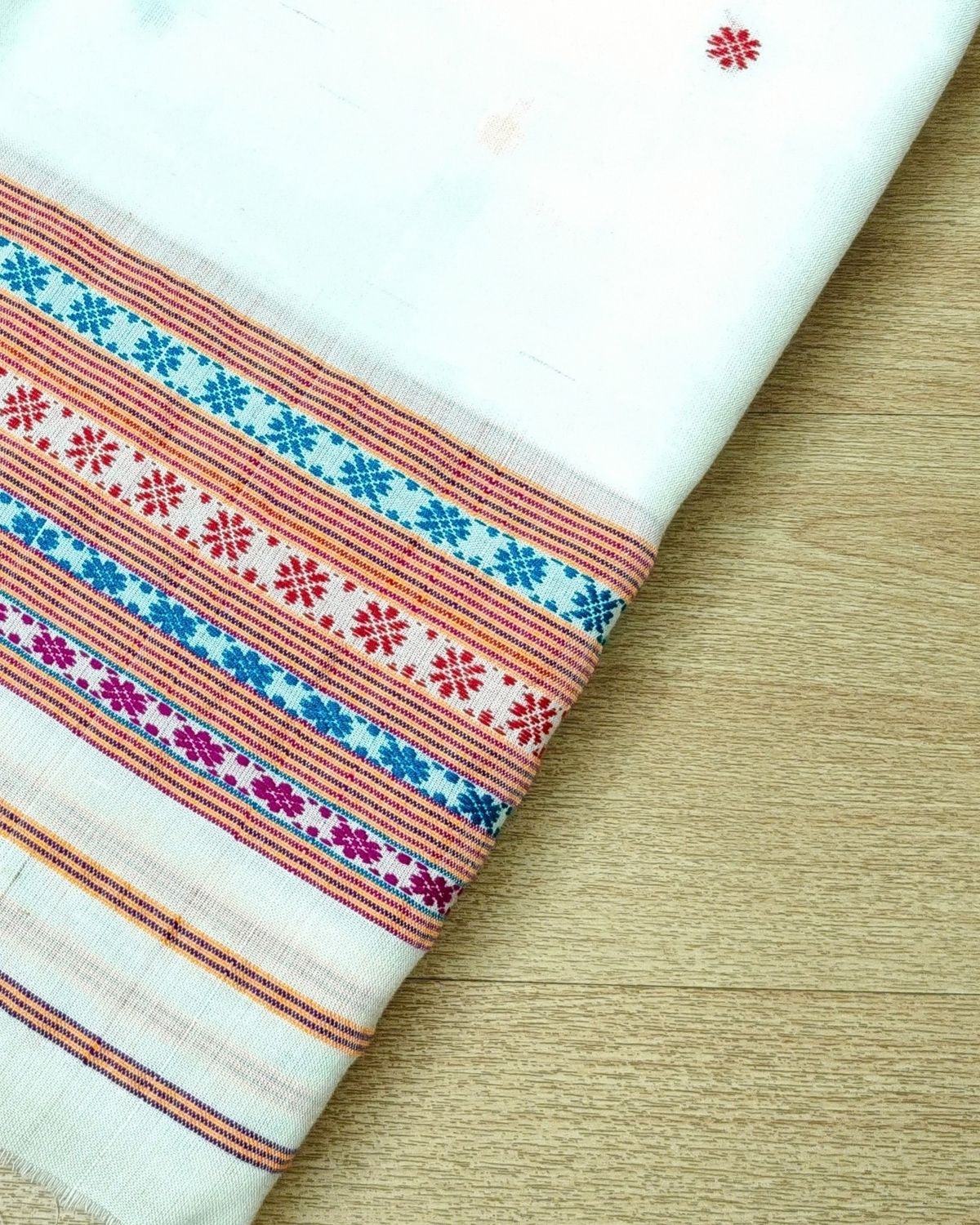 Gero design Mising mekhela sador -Pure white