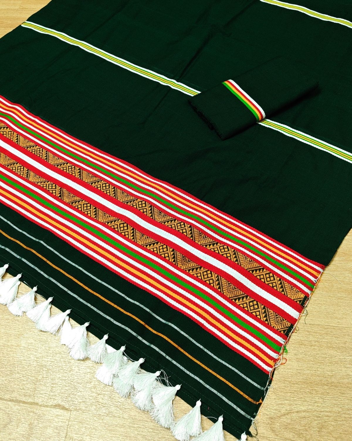 Ribi design Mising mekhela sador - Forest green