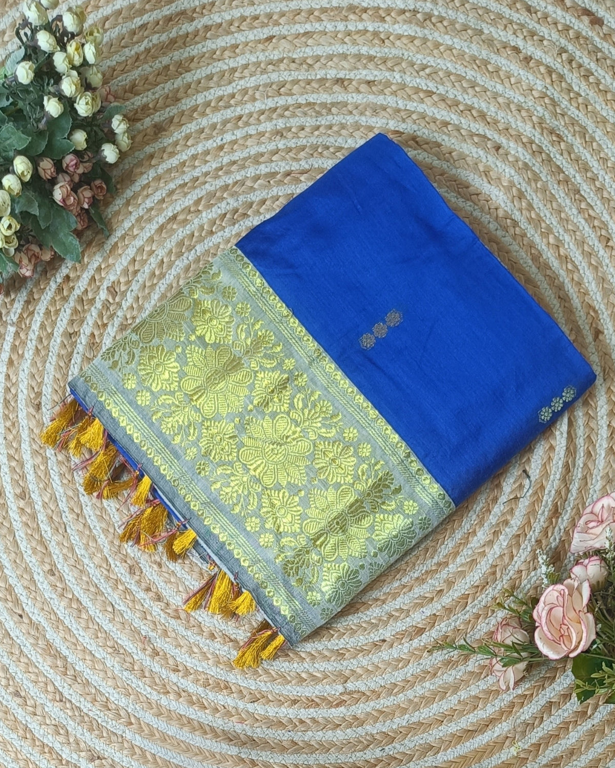 Mix paat mekhela sador