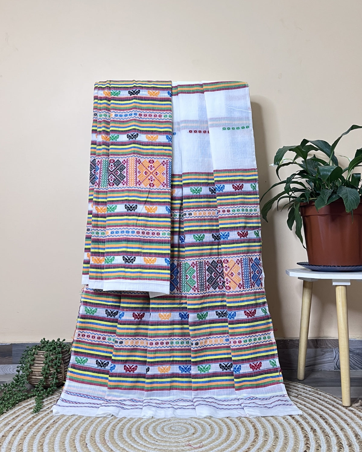 Ribi design Mising mekhela sador - White