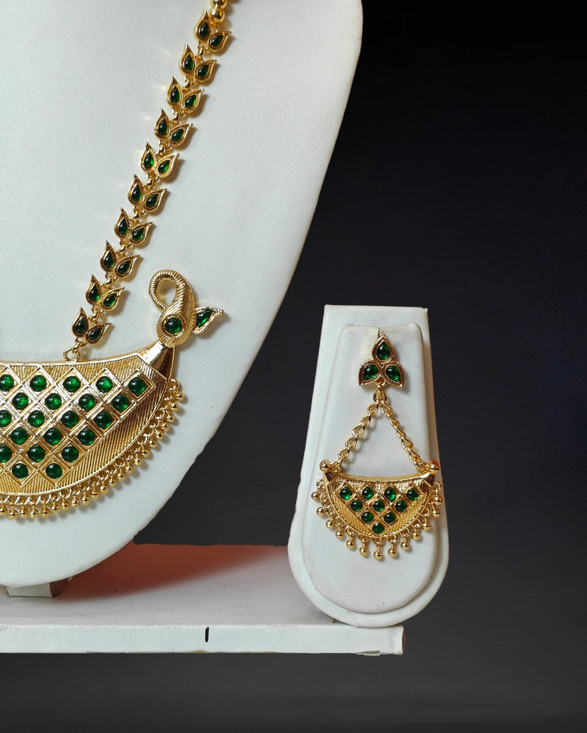 Green junbri set