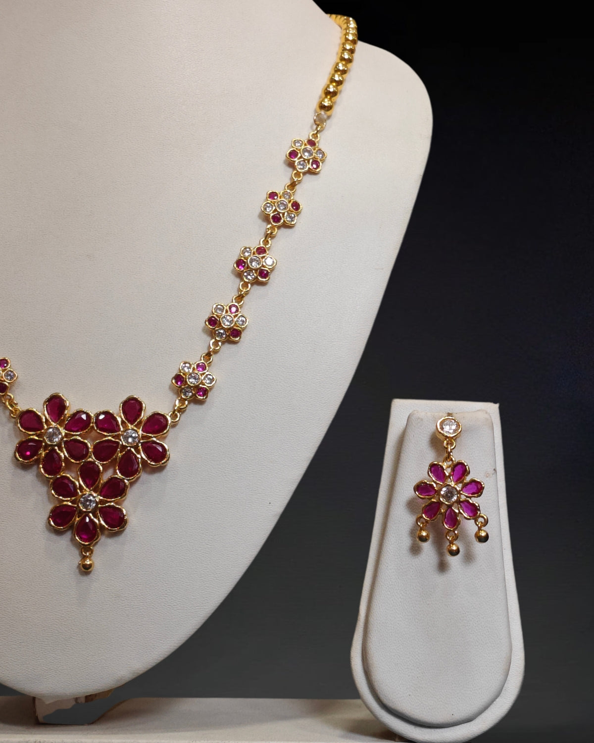 Flower design stone heavy set