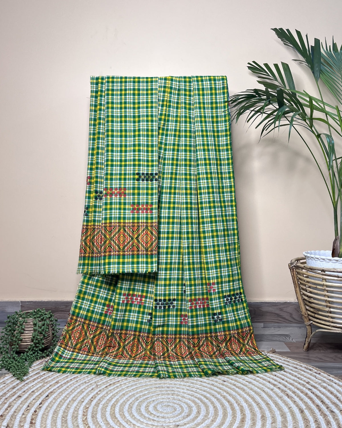 Pajok design Mising mekhela sador