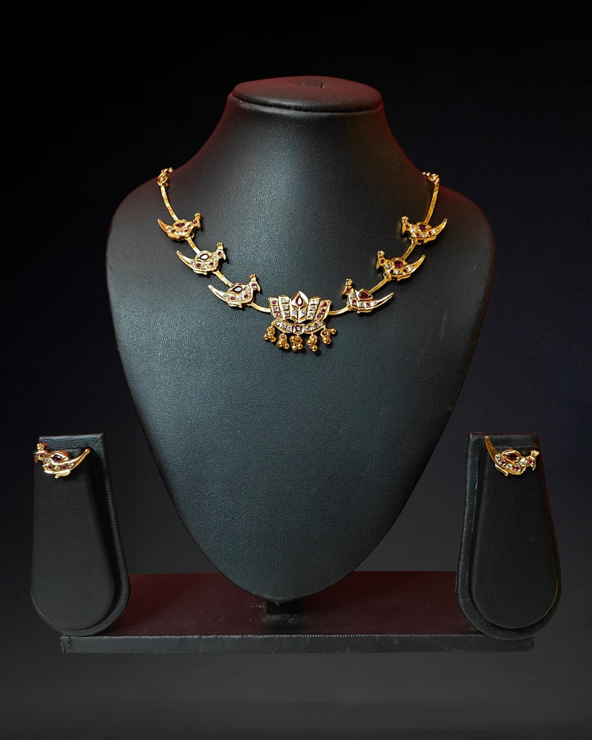 Stone lotus jewellery set
