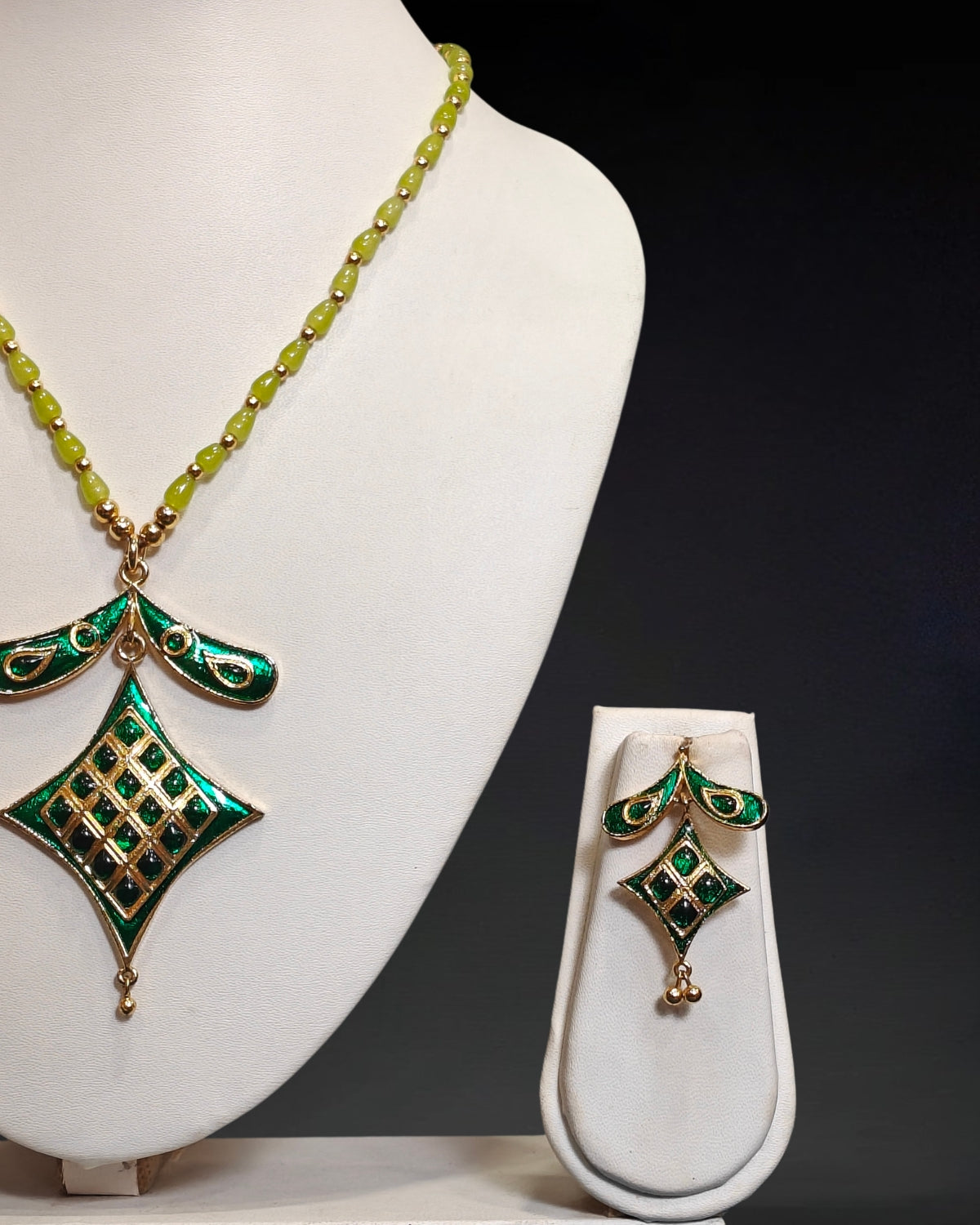 Barfi design jewellery set