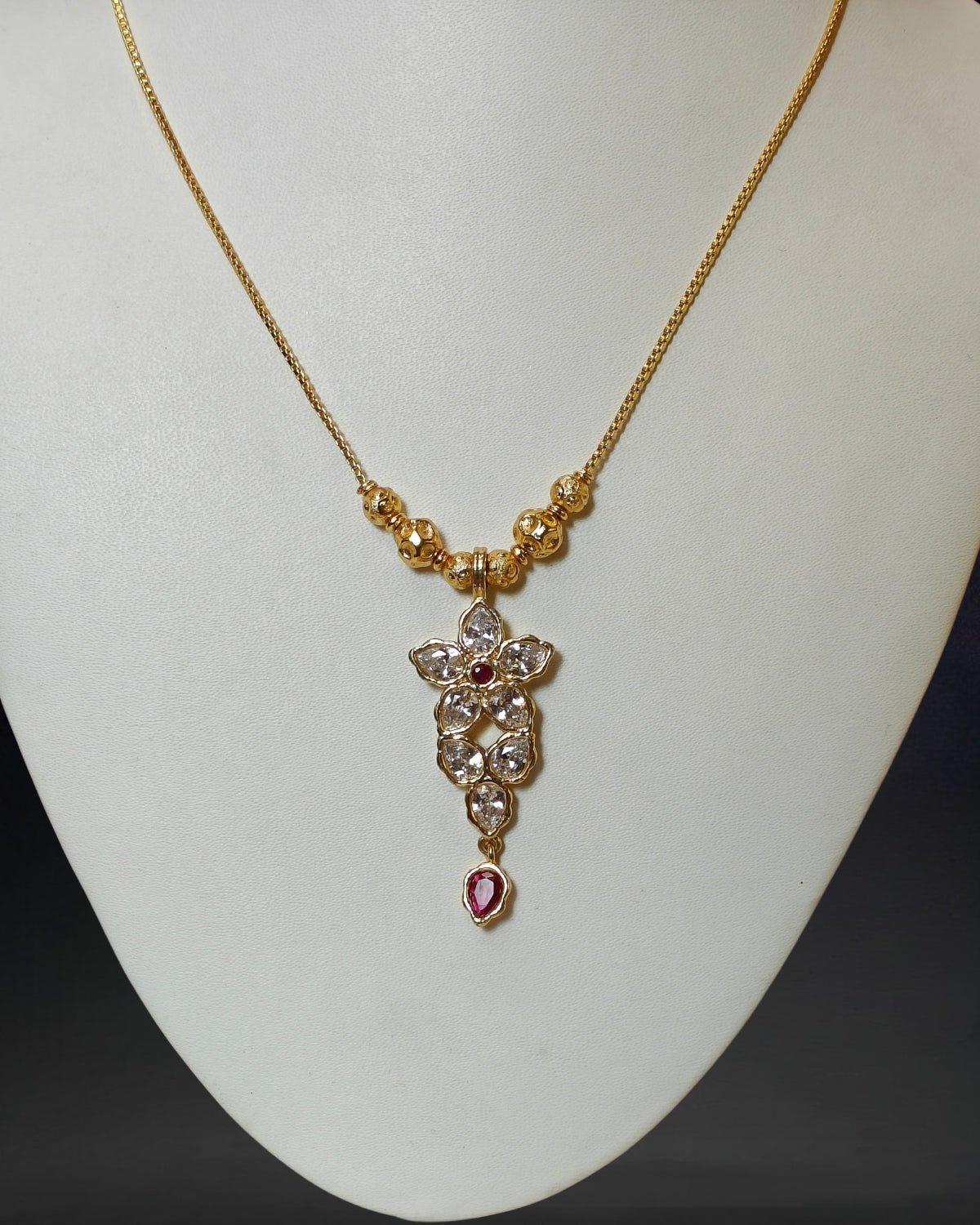 Simple stone jewellery set