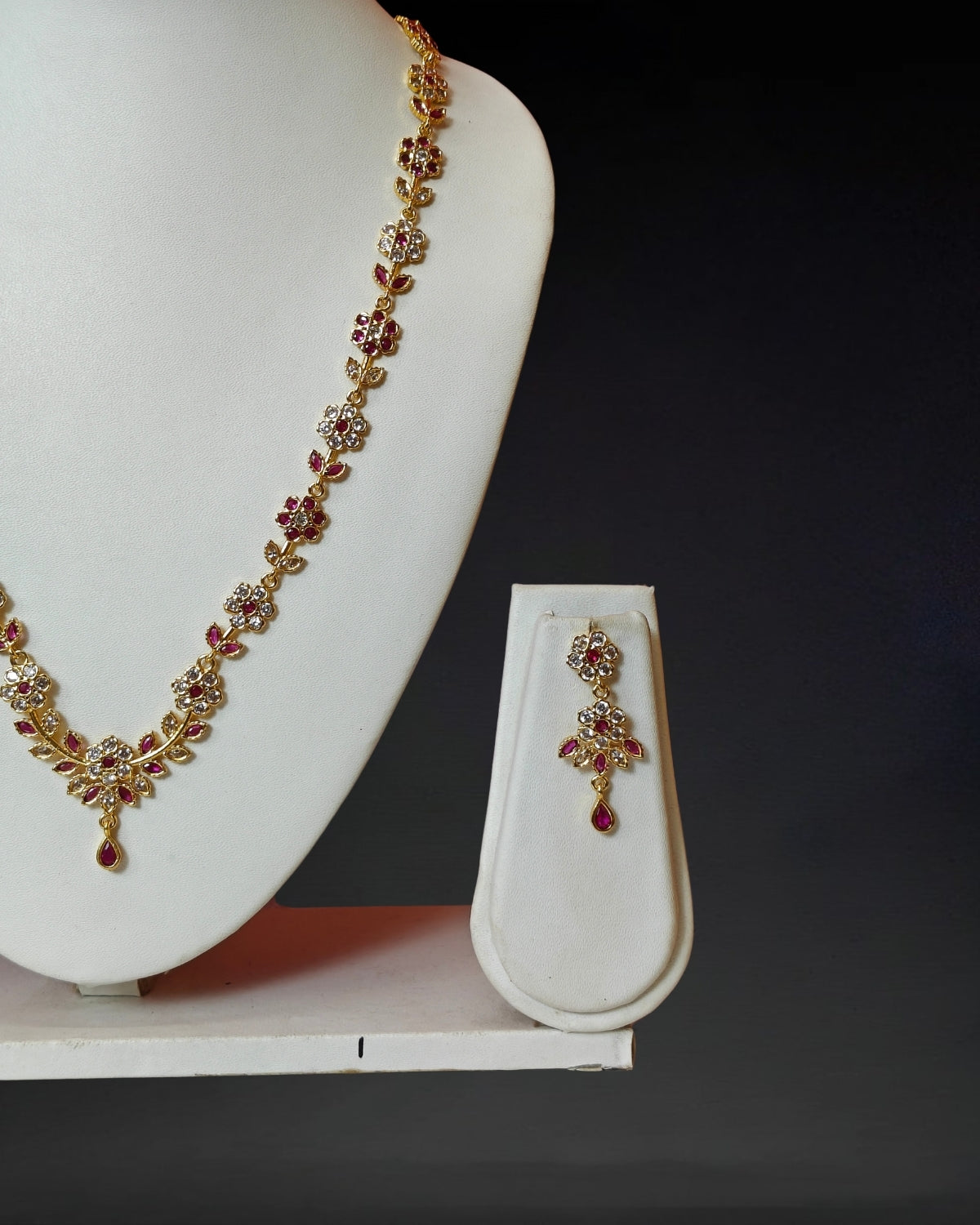 Stone jewellery set