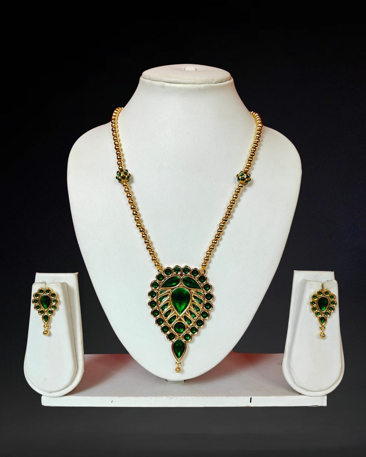 Green dugdugi jewellery set