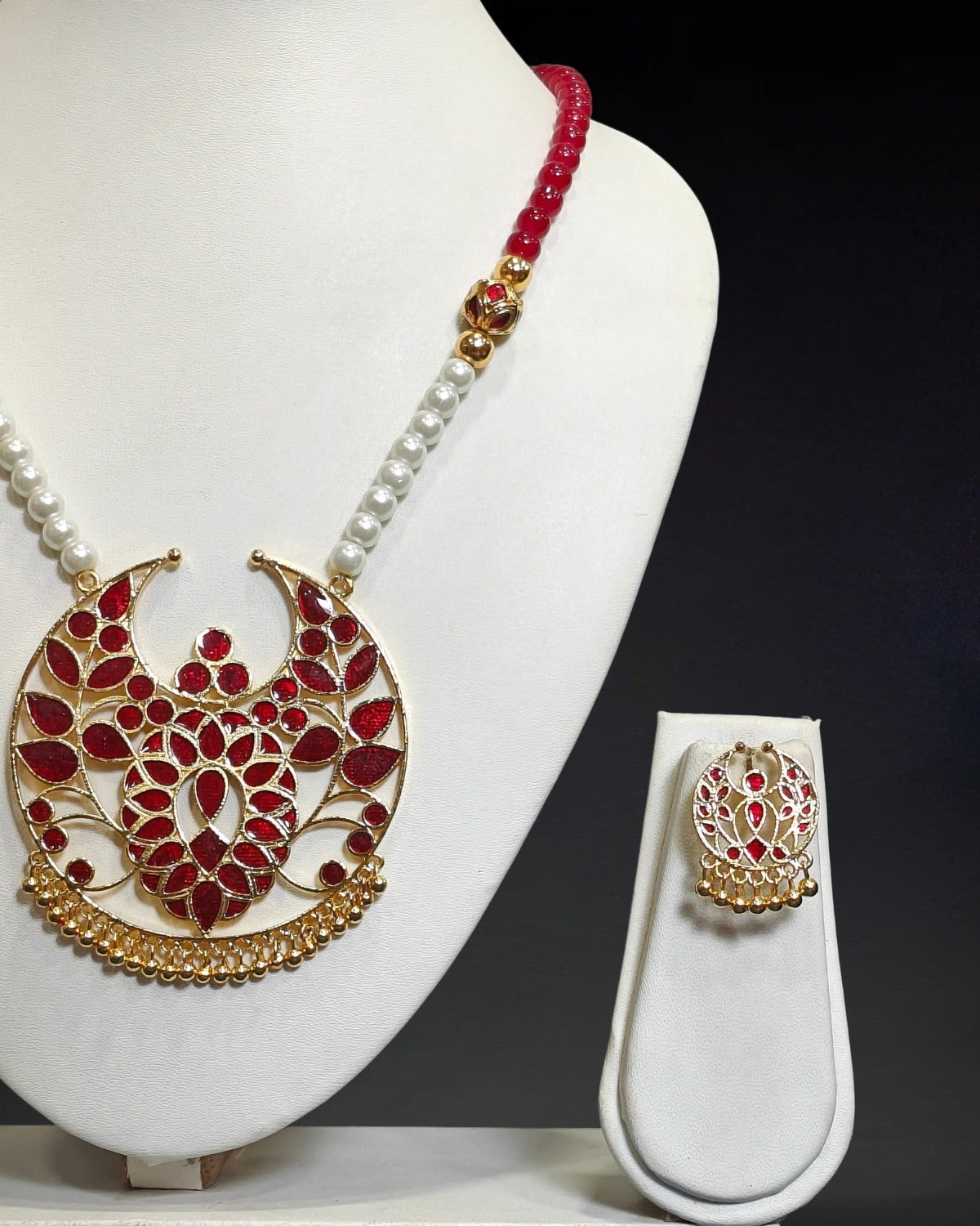 Designer red mina set