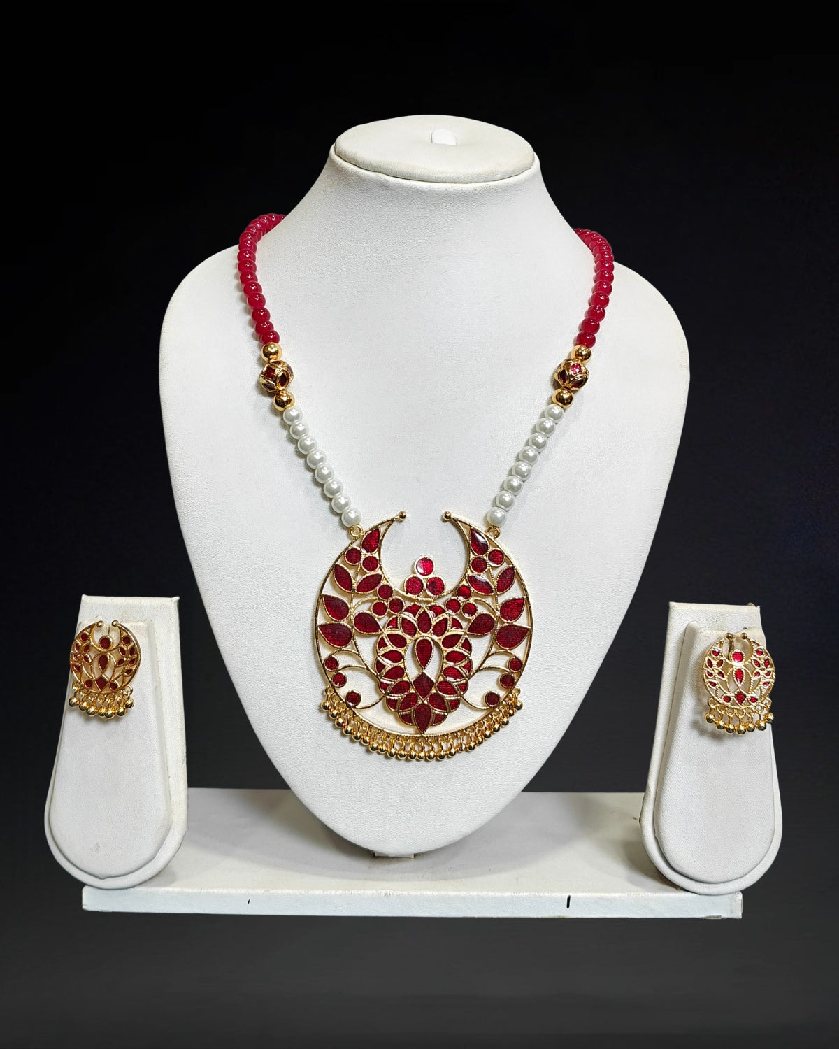 Designer red mina set