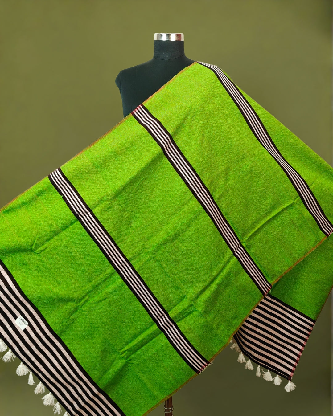 Mising Ribi design woolen Stole - Green