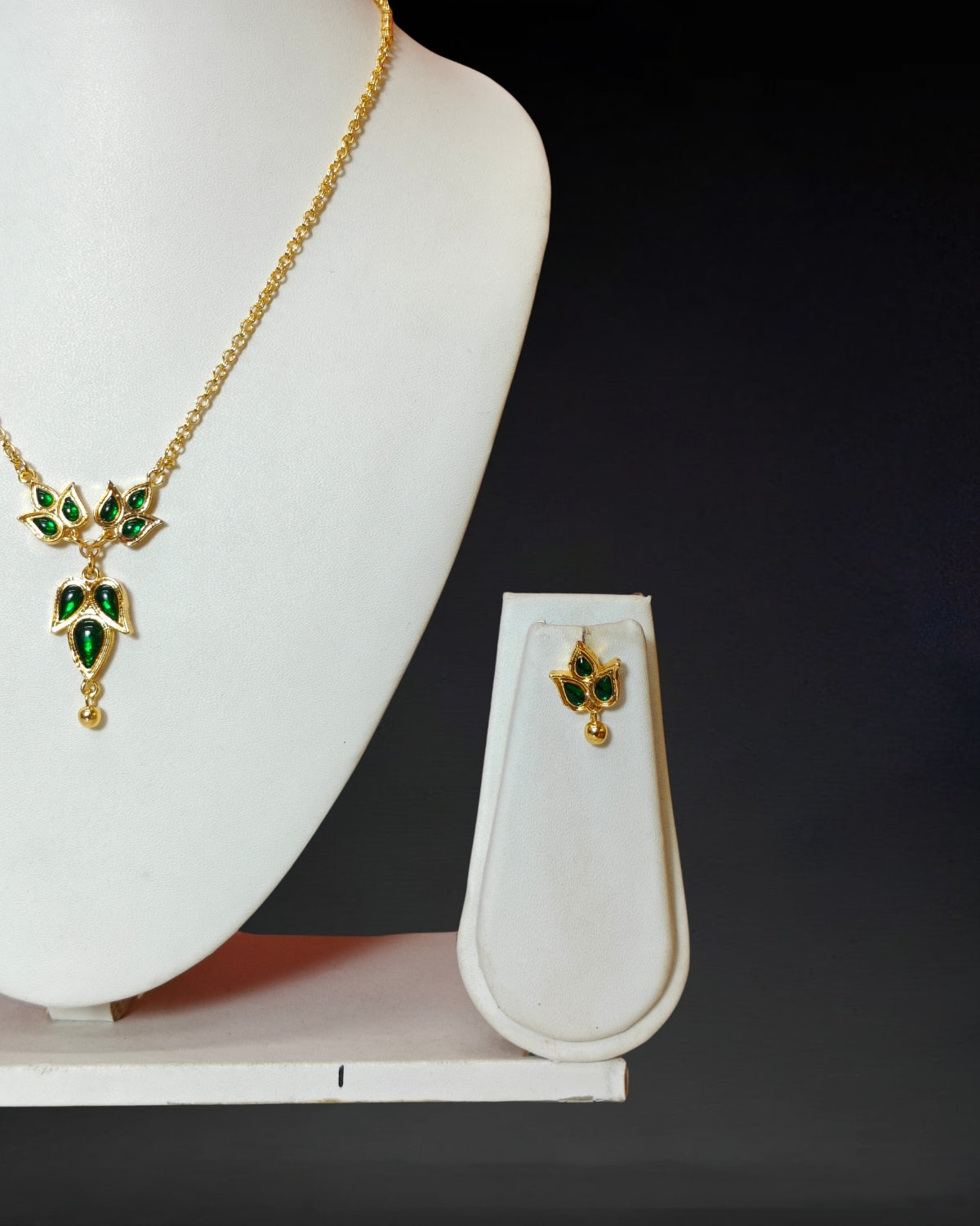 Green mina jewellery set