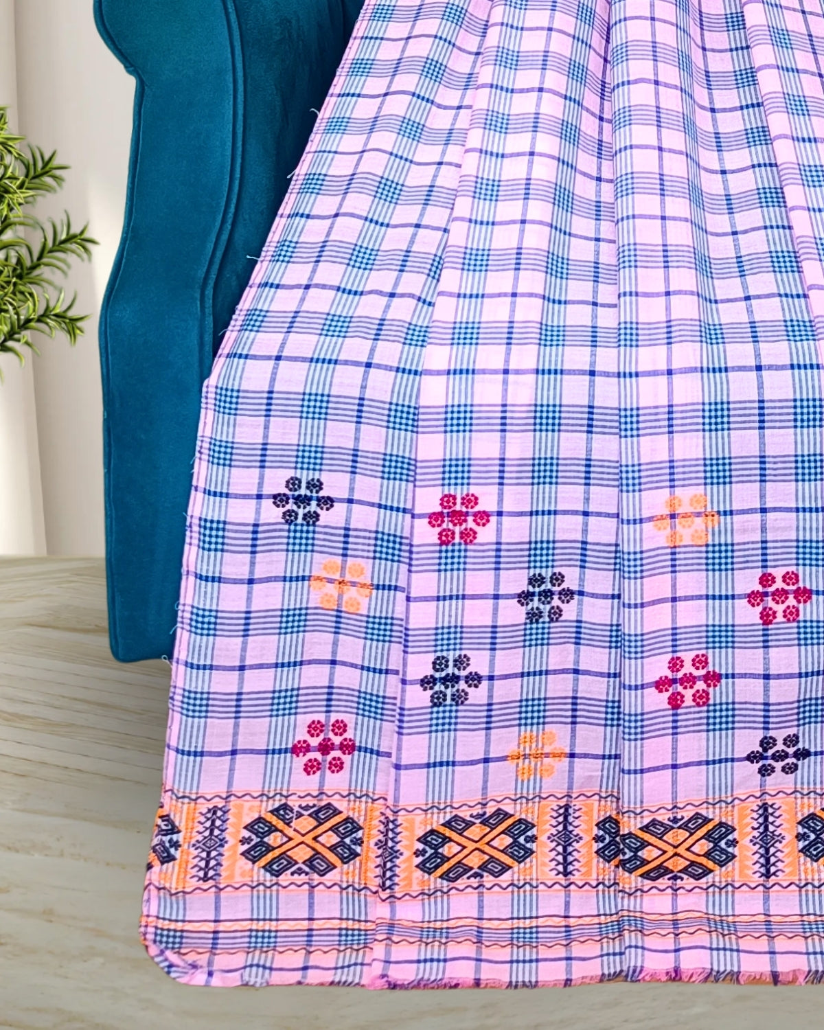 Pajok design Mising mekhela sador