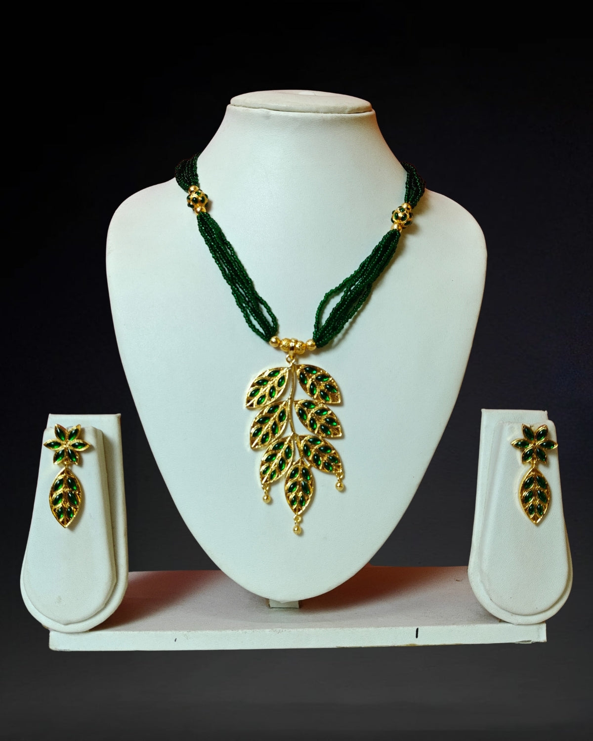 Paat design jewellery set