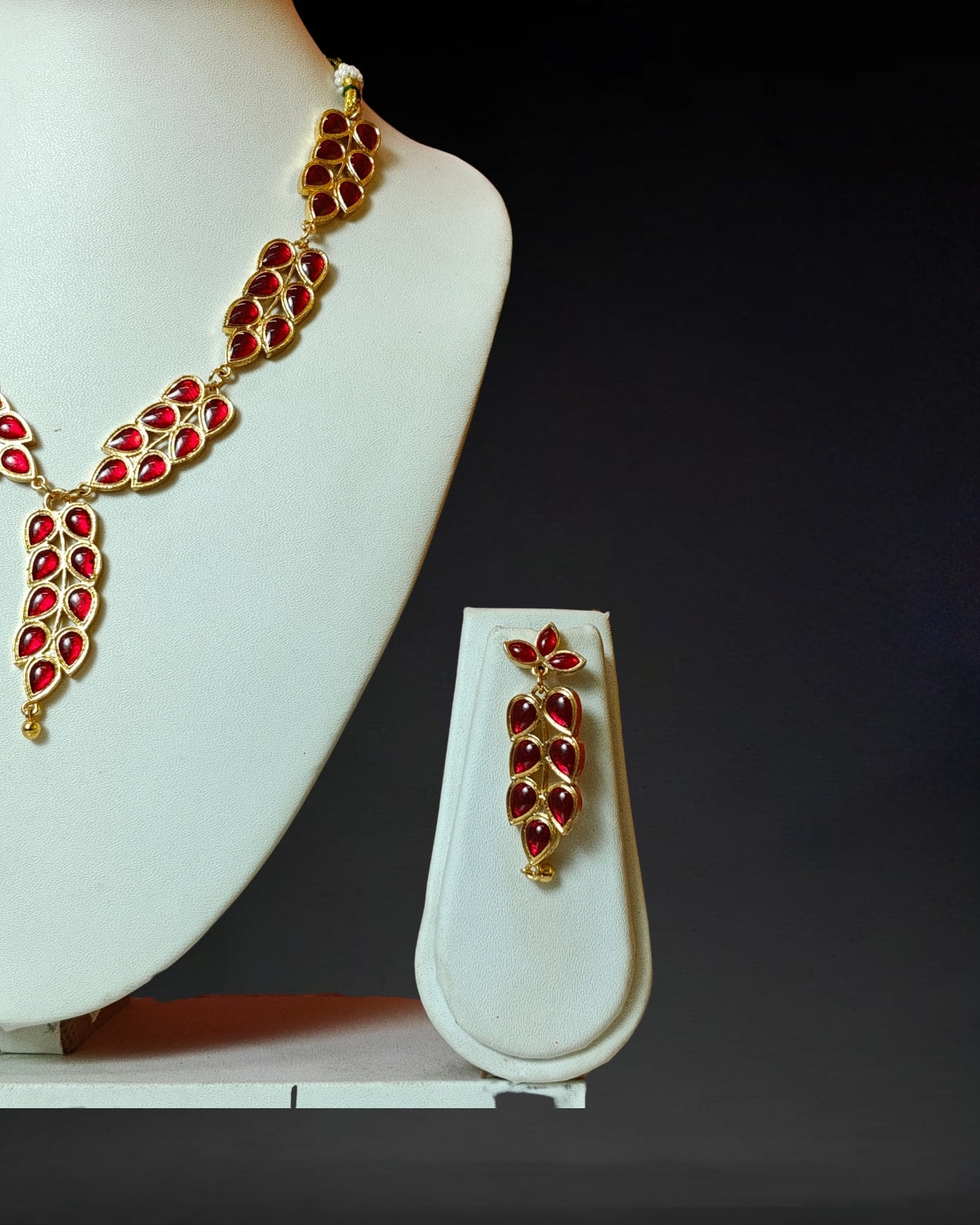 Red paat jewellery set