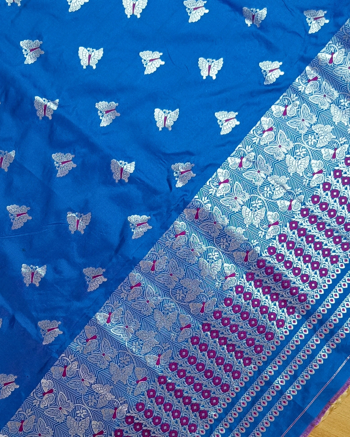 Semi paat mekhela sador - Butterfly design