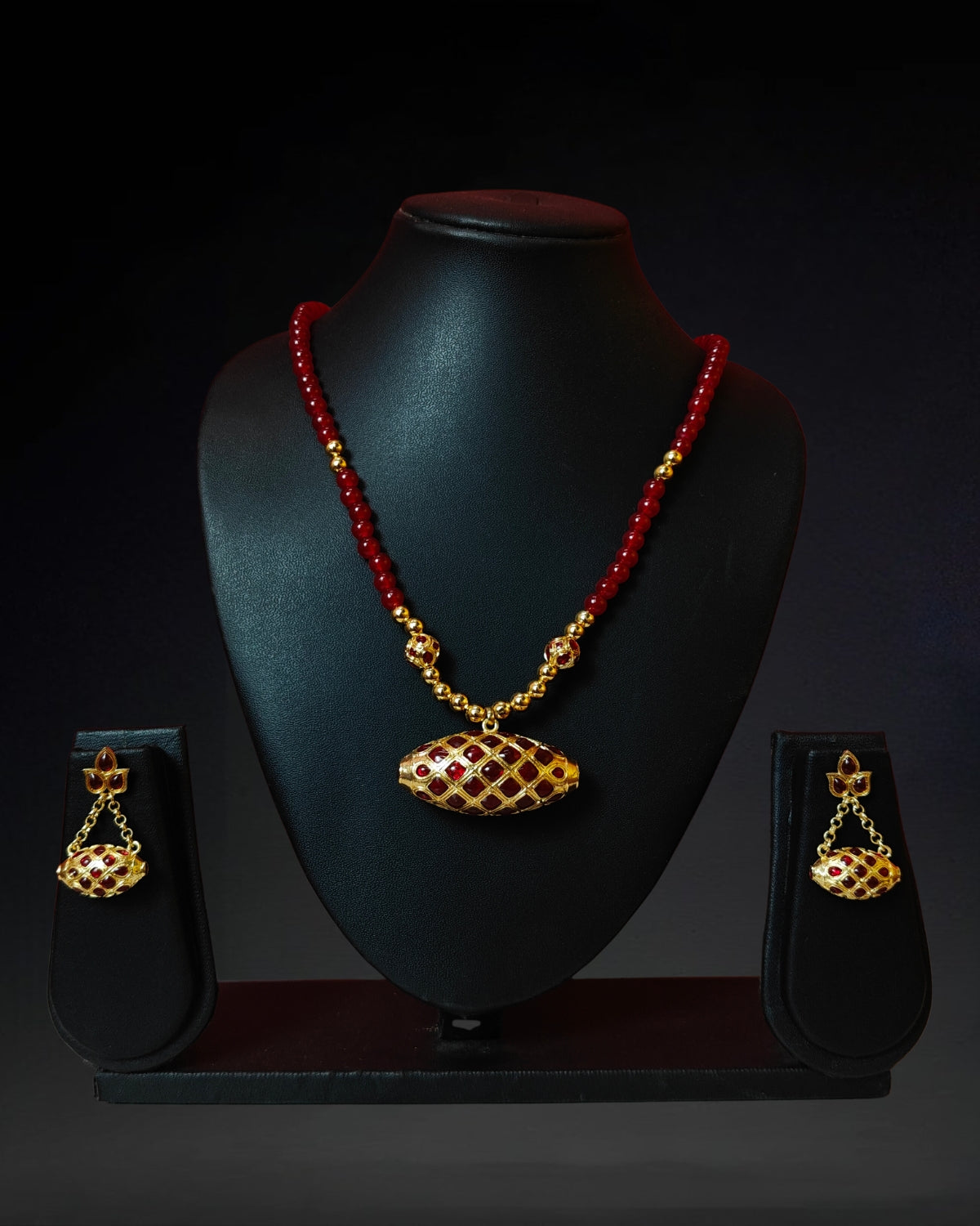 Red dhulbiri set