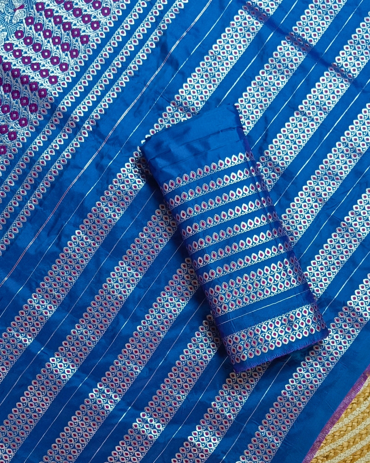 Semi paat mekhela sador - Butterfly design