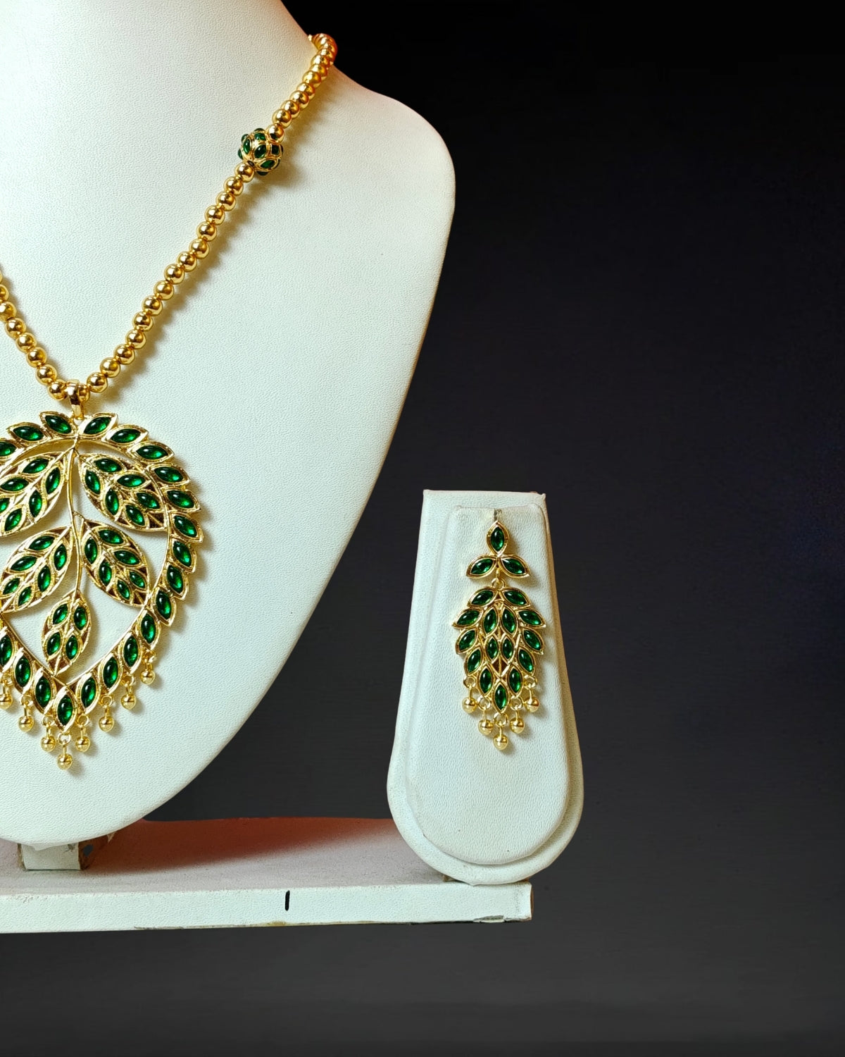 Paat design jewellery set