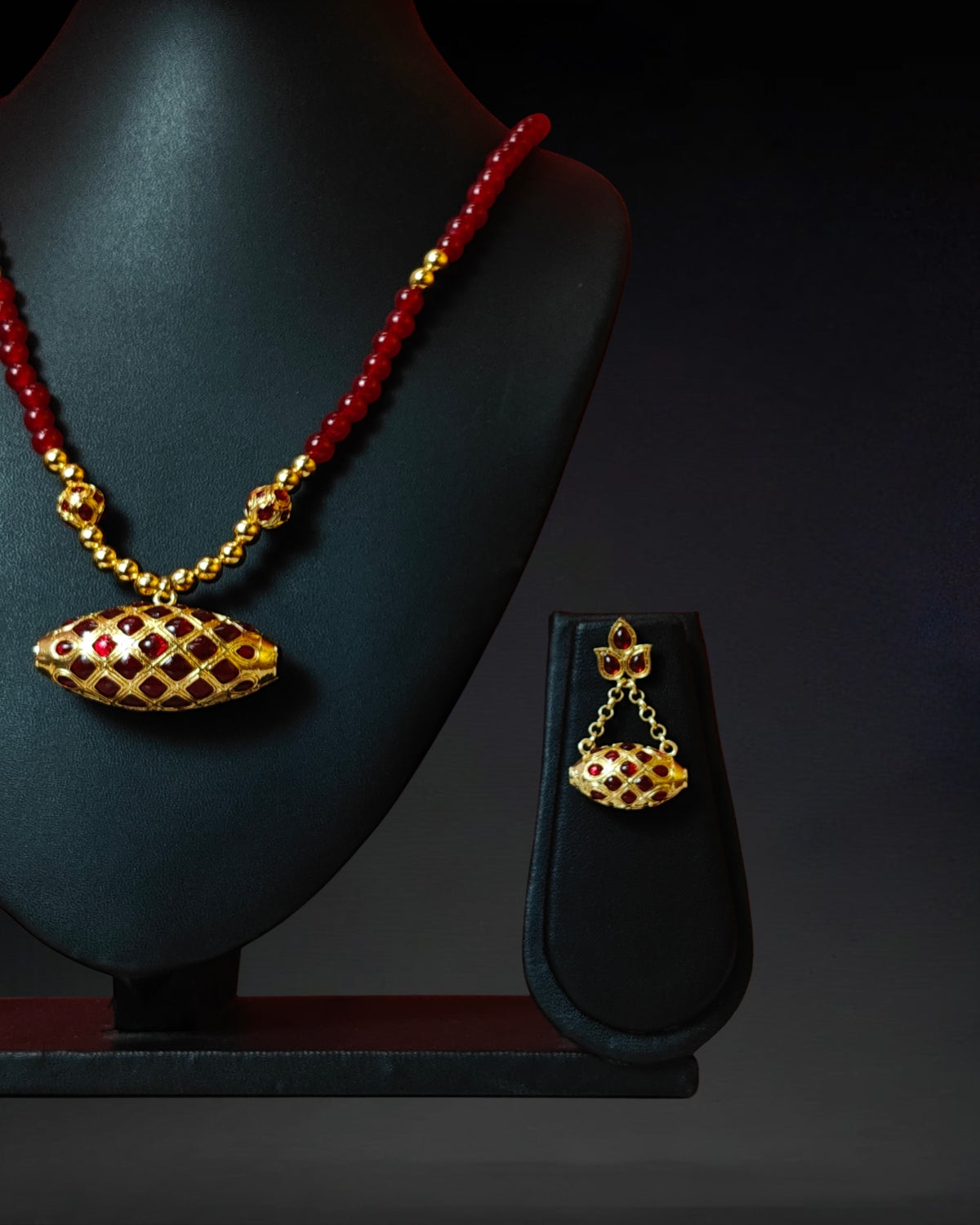 Red dhulbiri set