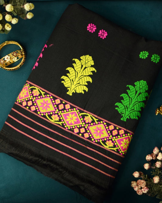 Black Karbi set