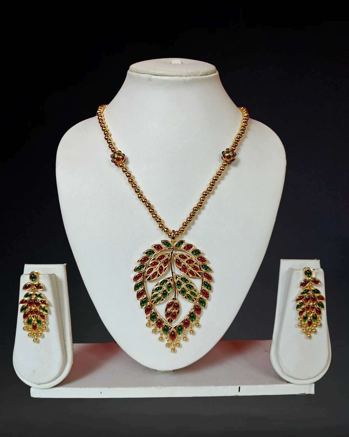Paat design jewellery set