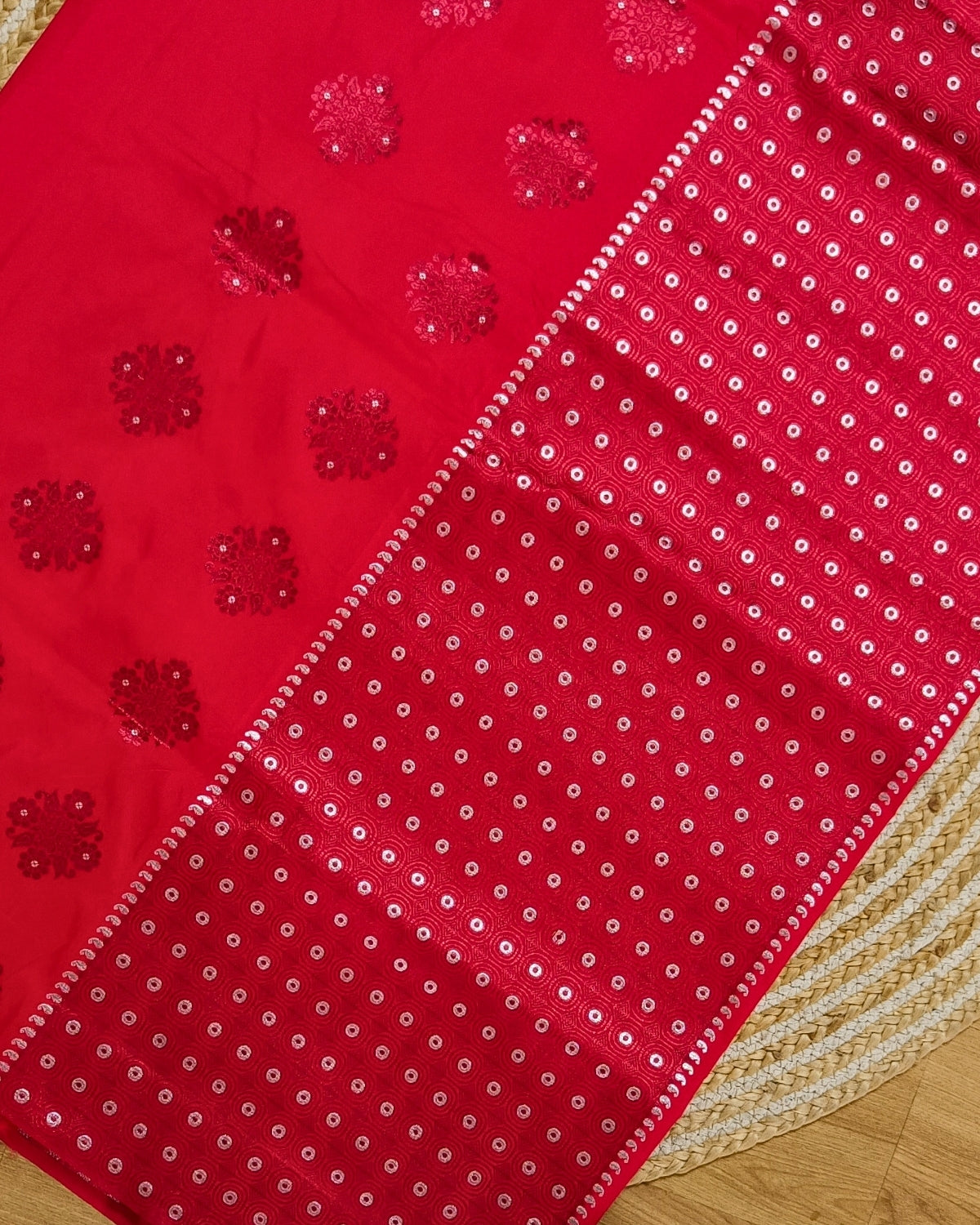 Semi paat mekhela sador - Scarlet red