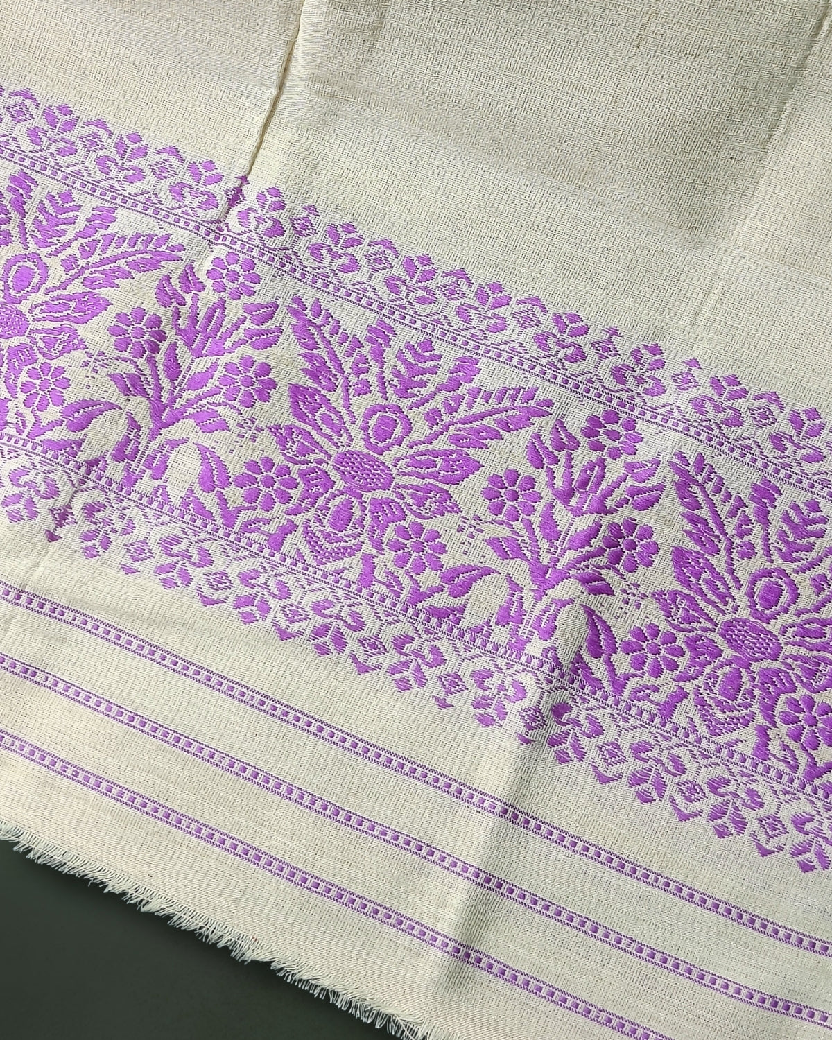 Eri-cotton stole with purple motifs