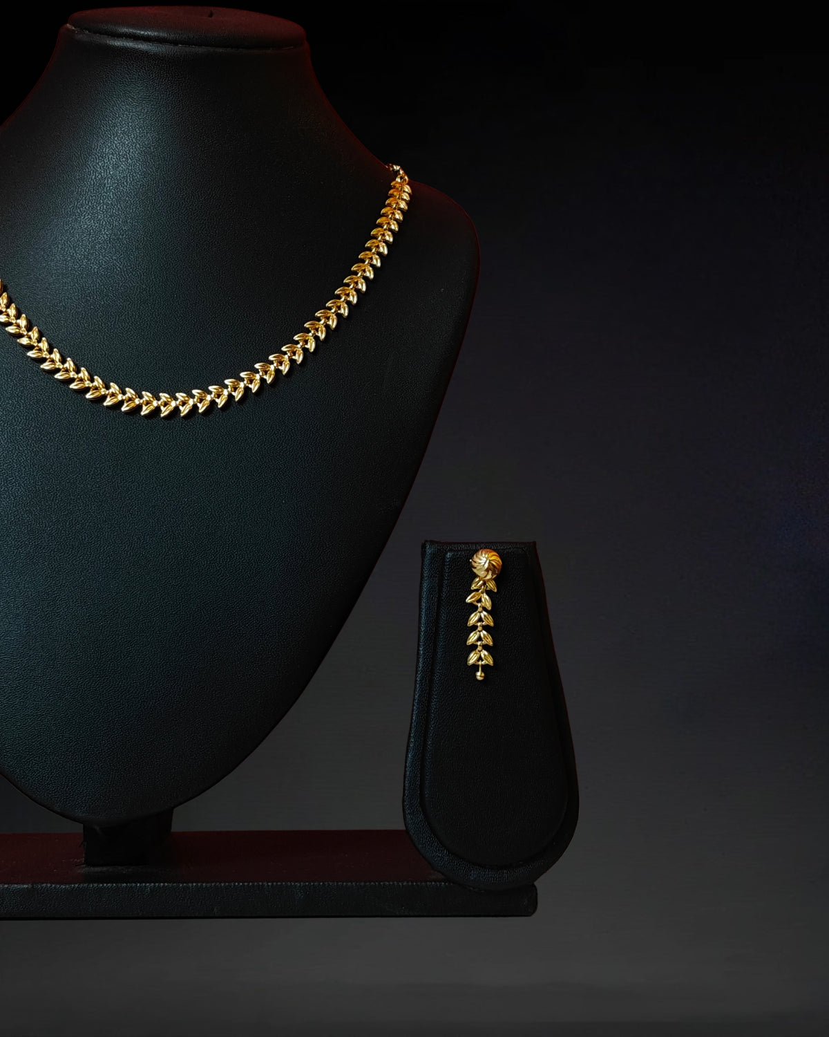 Simple pat chain set