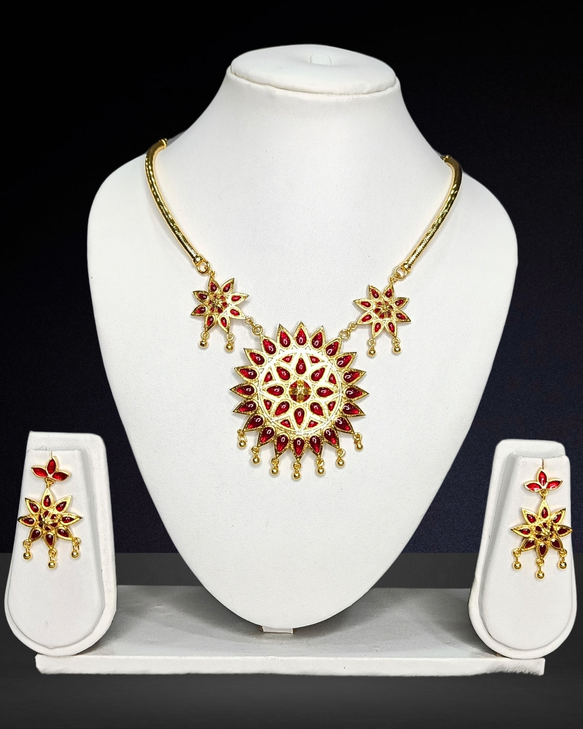 Red flower set with pipe necklace