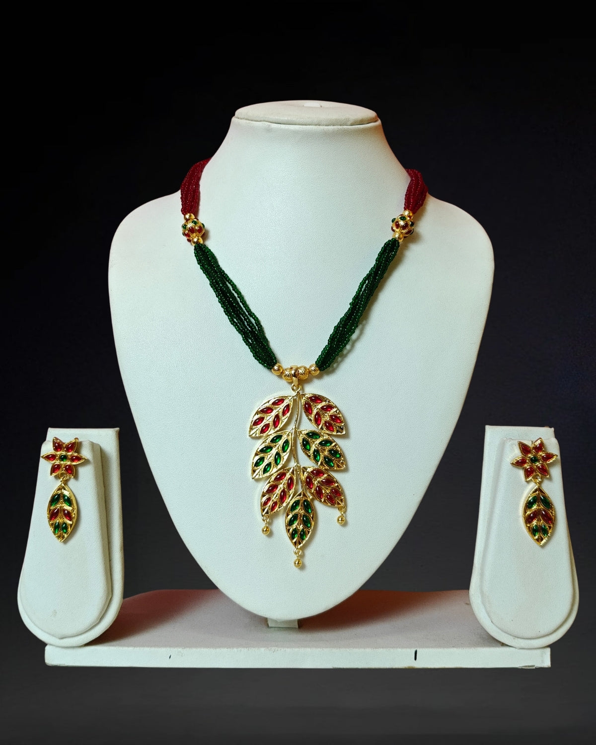 Paat design jewellery set