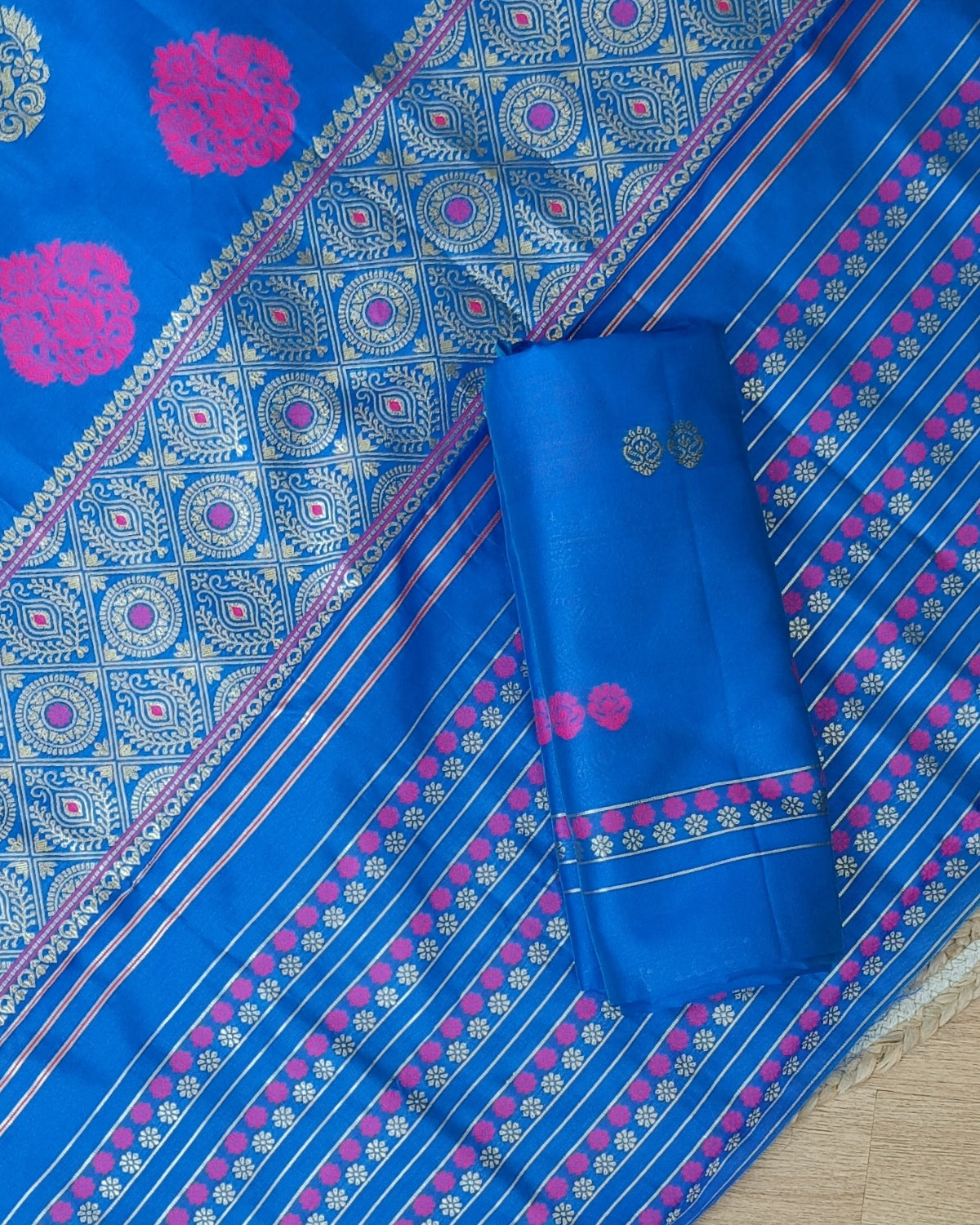 Mix paat mekhela sador