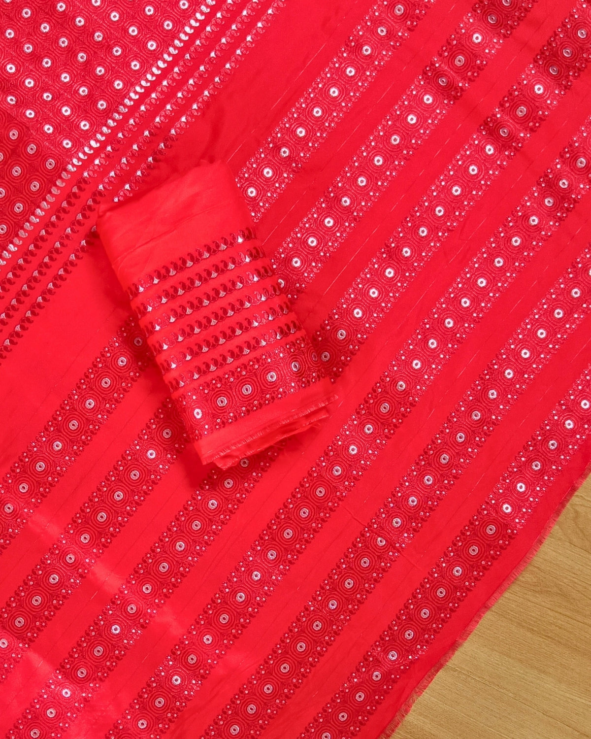 Semi paat mekhela sador - Scarlet red