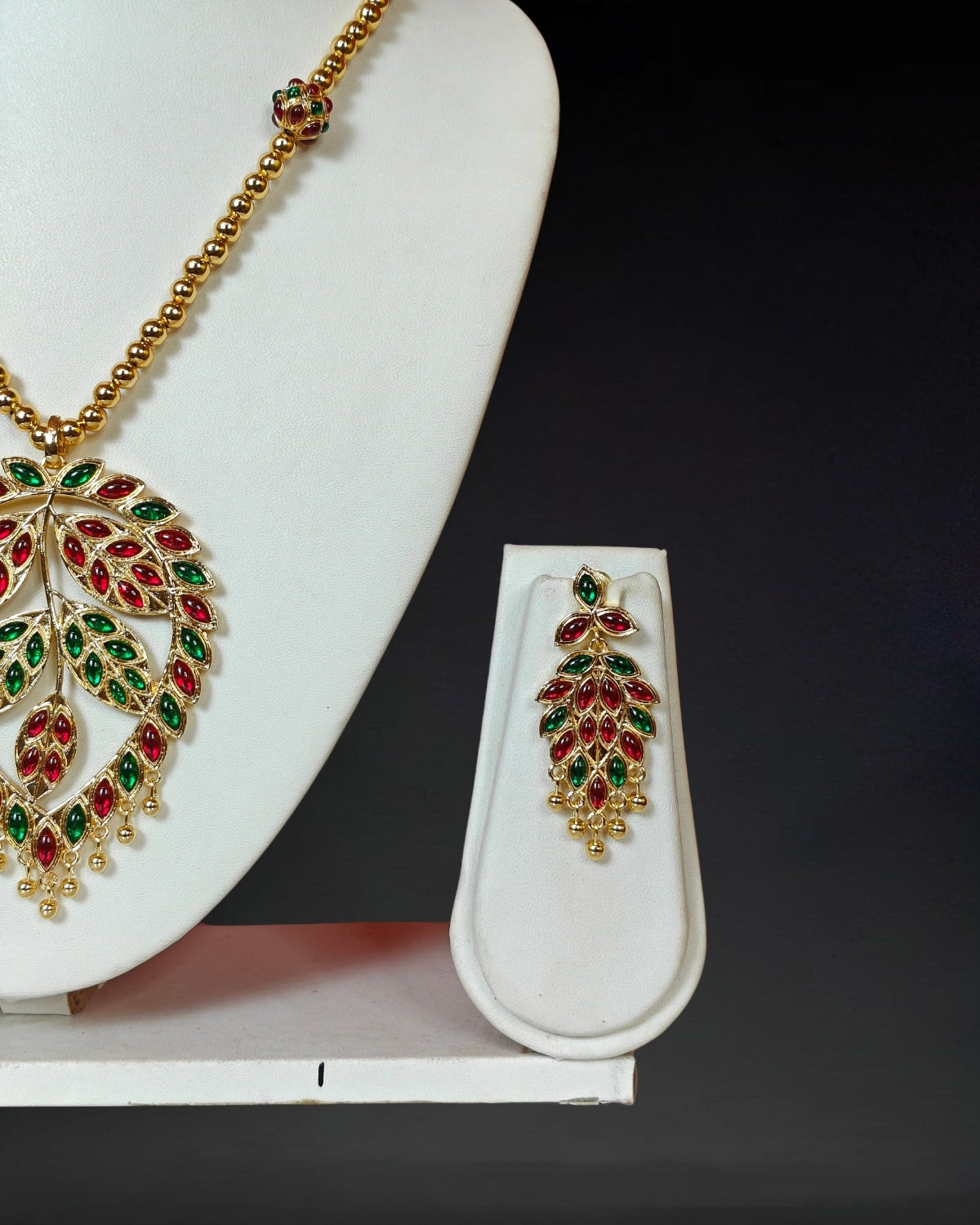 Paat design jewellery set