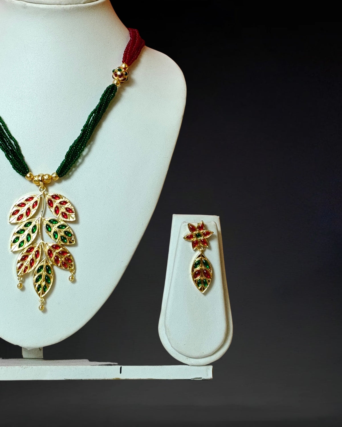 Paat design jewellery set