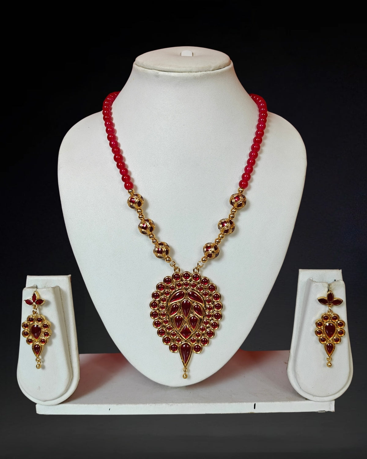 Red dugdugi jewellery set